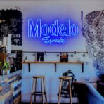 modelo neon sign blue